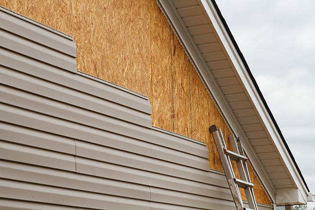 Professional Wood Siding technician working in Thomasville, NC